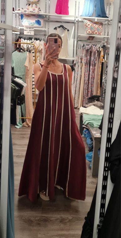 vestido burdeos raya beige