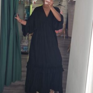 vestido negro con mangas