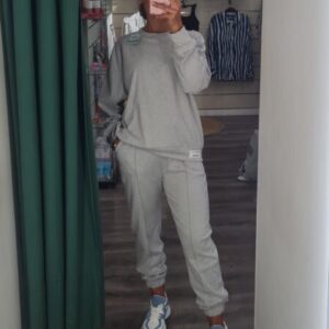 conjunto piel melocotón gris