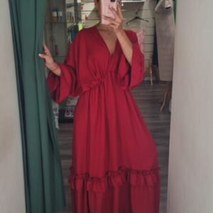 vestido burdeos con mangas