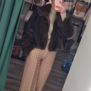 abrigo pelos marron cremallera corto