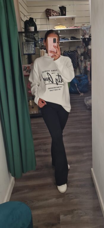 sudadera promo blanca letras negra