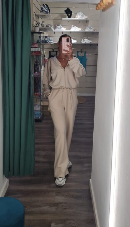 conjunto sport beige cremallera