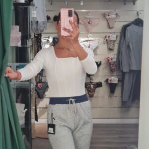 body blanco escote cuadrado