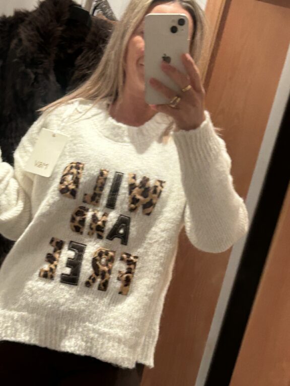 jersey blanco letras leopardo