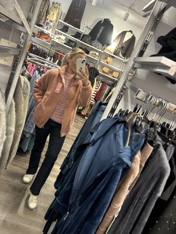 chaqueta rosa borrego por dentro polar