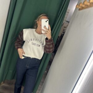 jersey blanco mangas cuadros burdeos