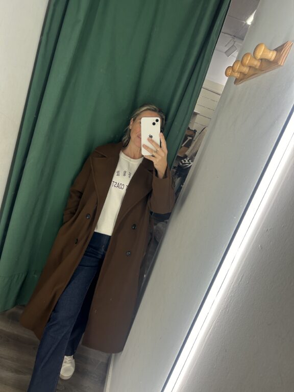 abrigo marron largo paño