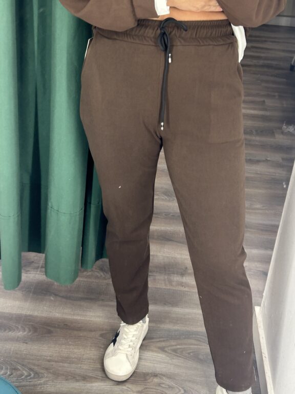 pantalon marron piel melocotón