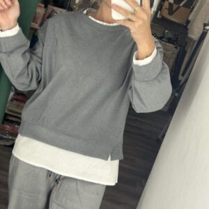 sudadera gris  con camisa