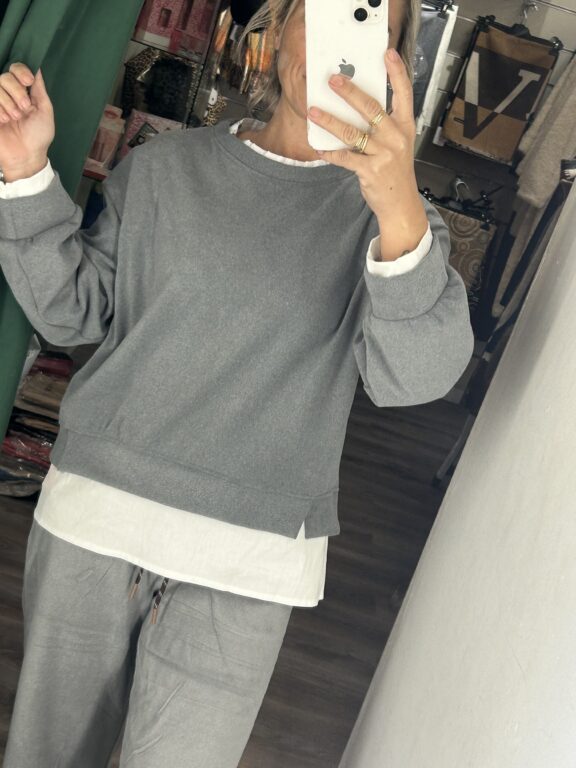 sudadera gris  con camisa