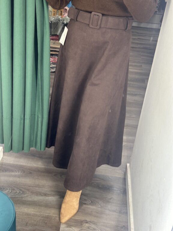 falda antelina marron