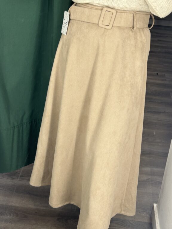 falda antelina beige