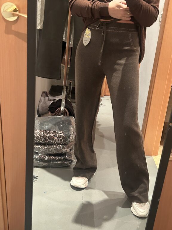 pantalon marron punto