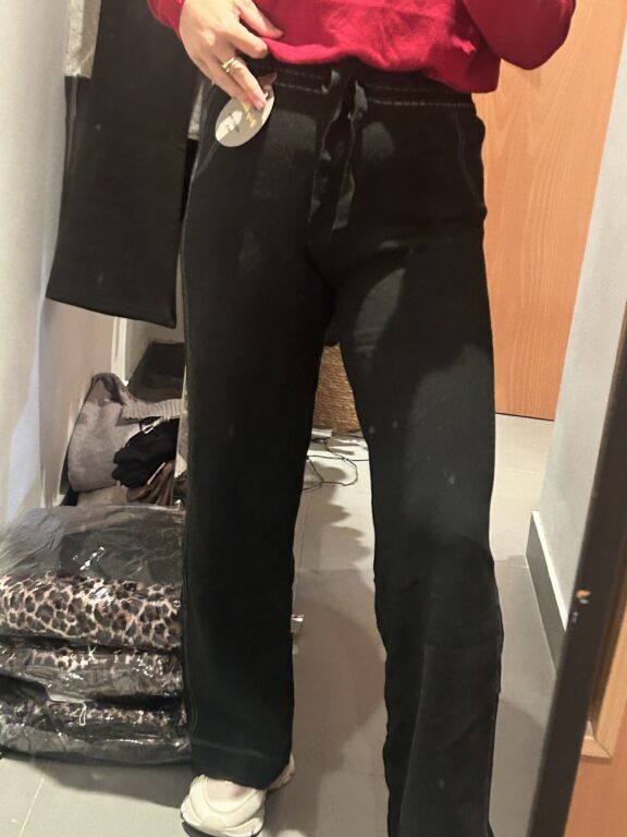 pantalon punto negro