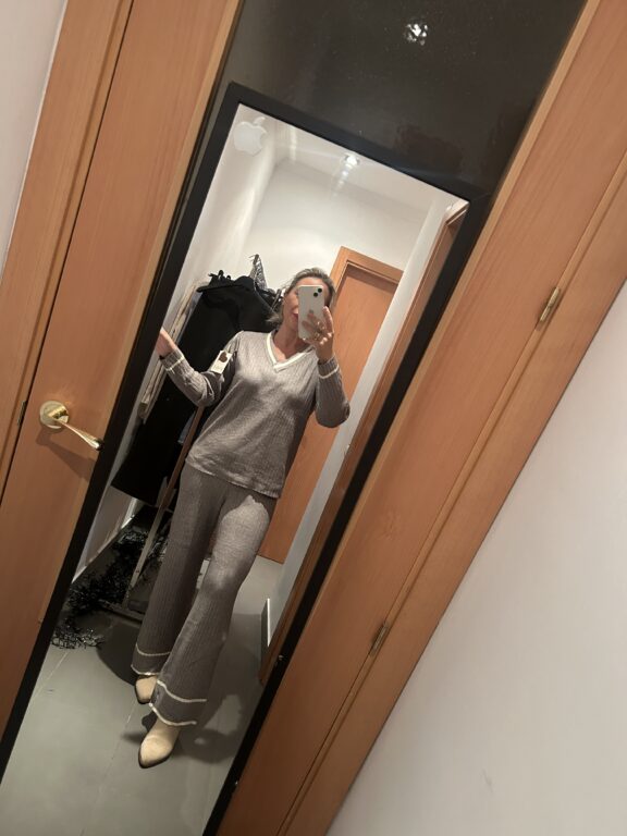 conjunto gris raya beige