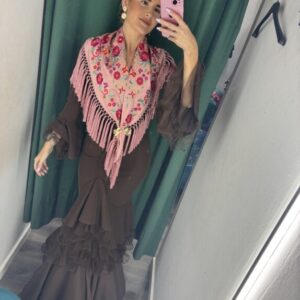 manton cantillana rosa maquillaje