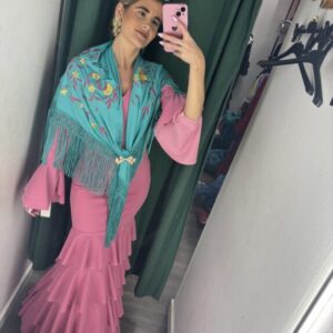vestido promo rosa,manton turquesa mas flor