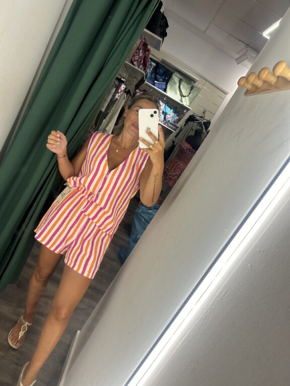 conjunto chalequillo naranja y fucsia