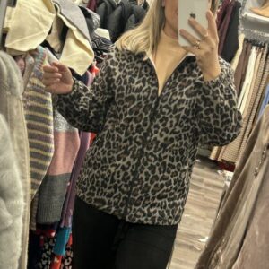 chaqueta leopardo marron
