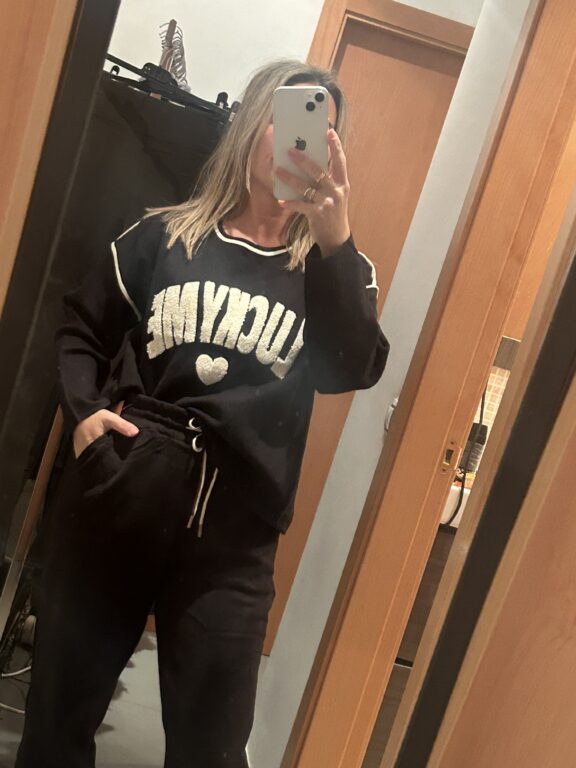 jersey negro letras marfil