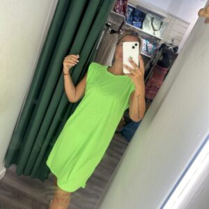 vestido verde corto hombrera