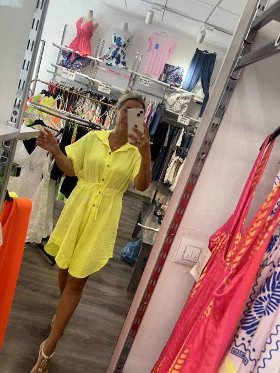 vestido camisero liso amarillo fluor corto