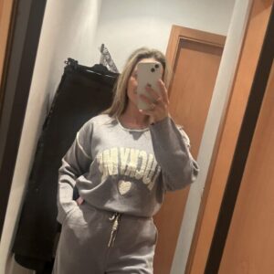 jersey gris letras beige