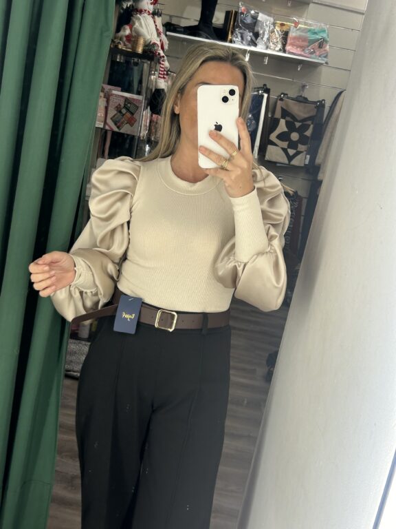 camiseta beige canale mangas farol