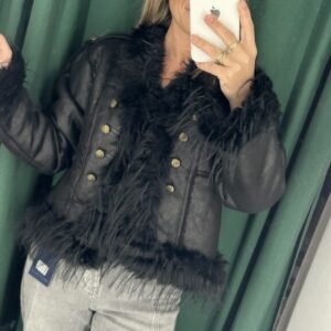 chaqueta negra 23,95