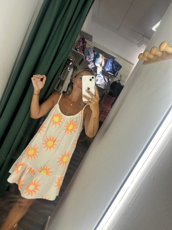 vestido sol naranja y amarillo