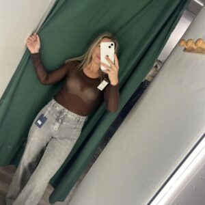 camiseta transparente marron