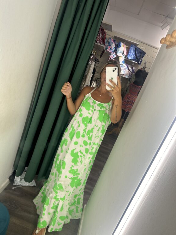 vestido manchas fluor verde
