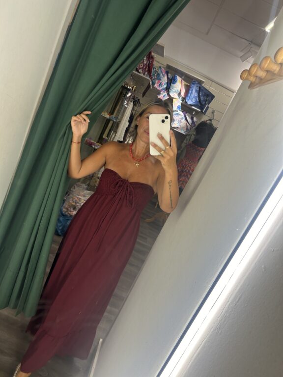vestido palabra honor burdeos