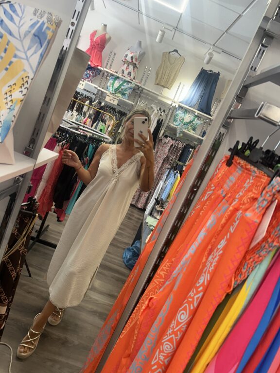 vestido lencero beige