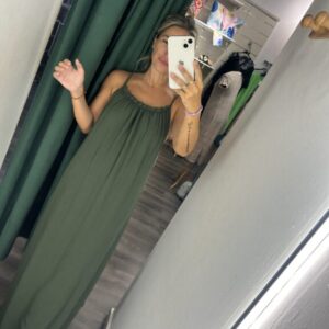 vestido verde bolitas espalda
