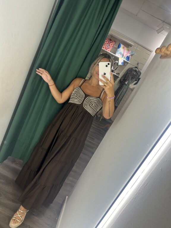 vestido marron nievo