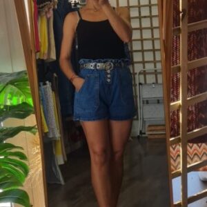 camiseta negra con cascos