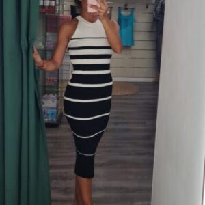 vestido negro raya blanca punto