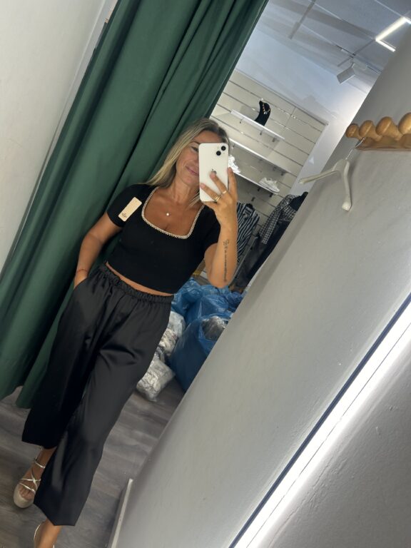 pantalon saten negro