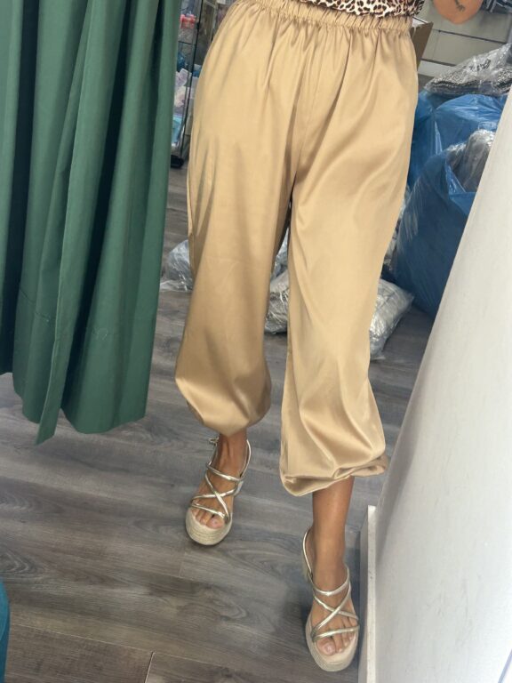 pantalon saten camel