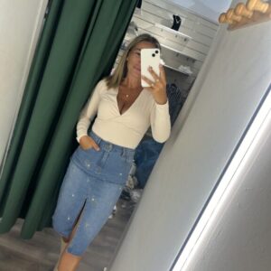 body escote beige