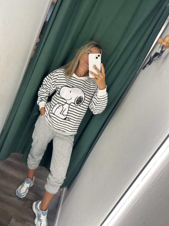jogger gris claro bolsillos