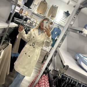 gabardina beige clara