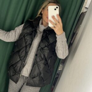 chaleco acolchado negro sin mangas