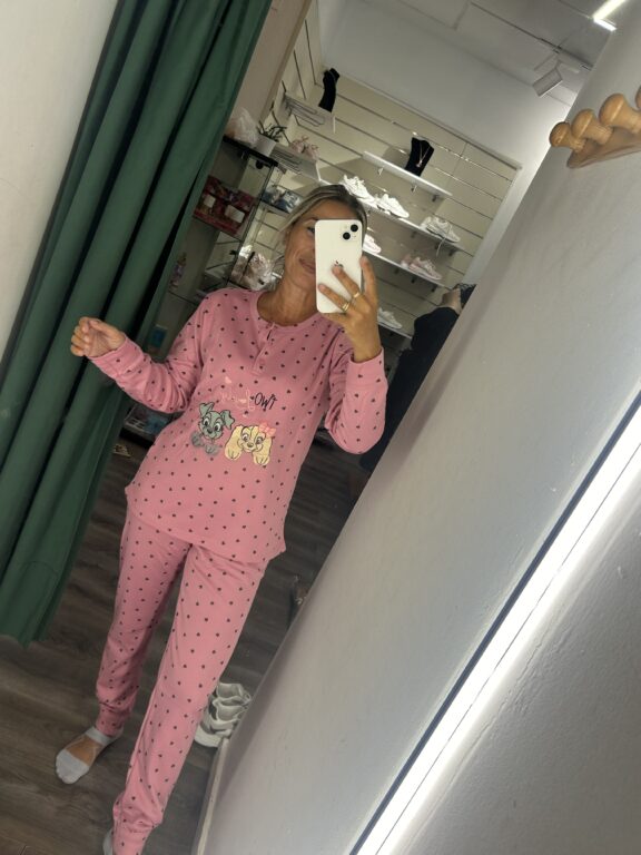 pijama dalmata rosa fuerte