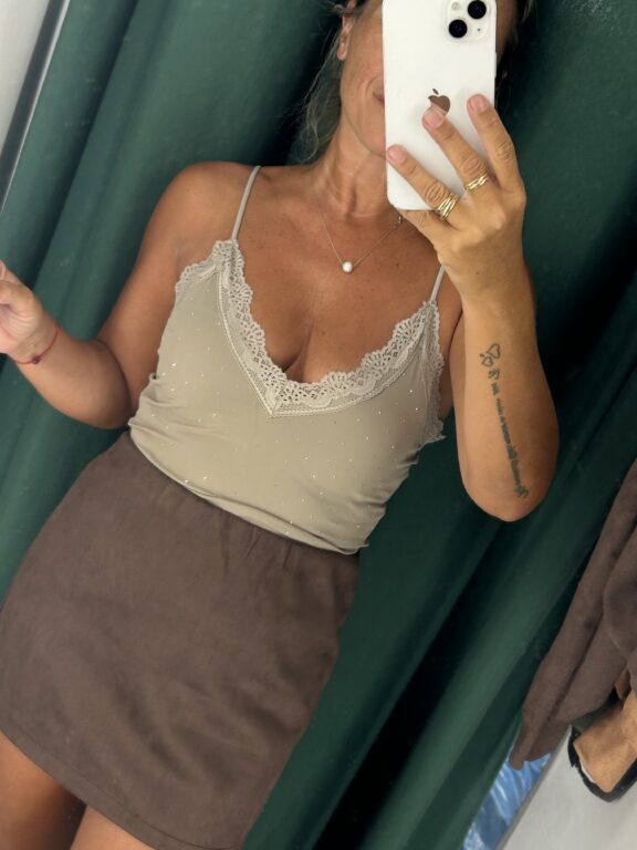 body beige con brillo