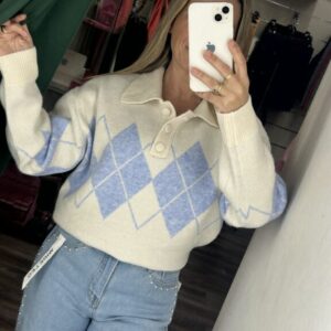 Jersey polero blanco rombo celeste