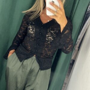 camiseta encaje negra