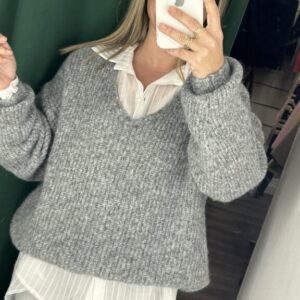 jersey gris cuello pico nuevo